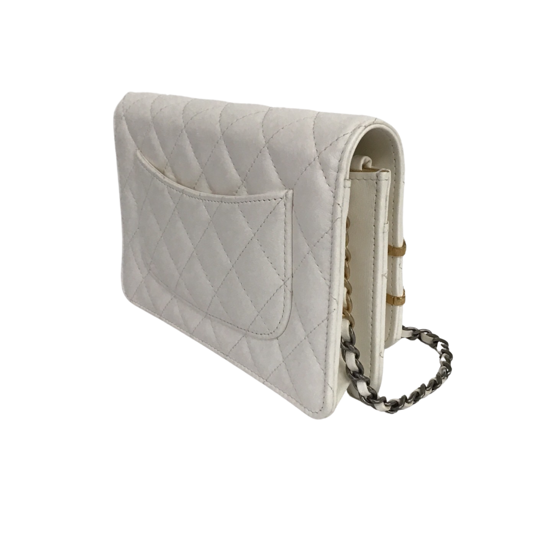 Chanel-Pearl Strass Signature Wallet on Chain